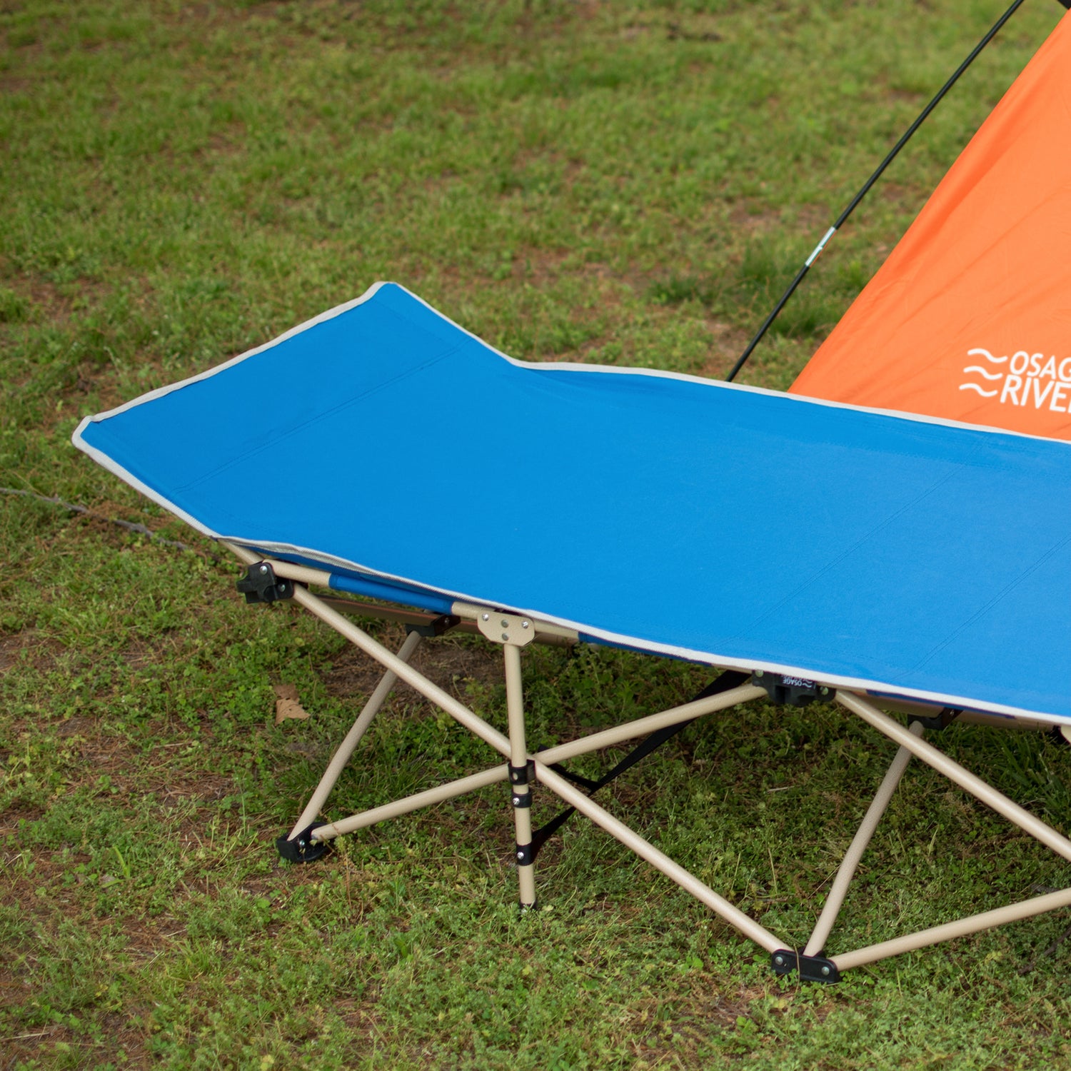 Lightweight Camping Cot w/Carrying Case